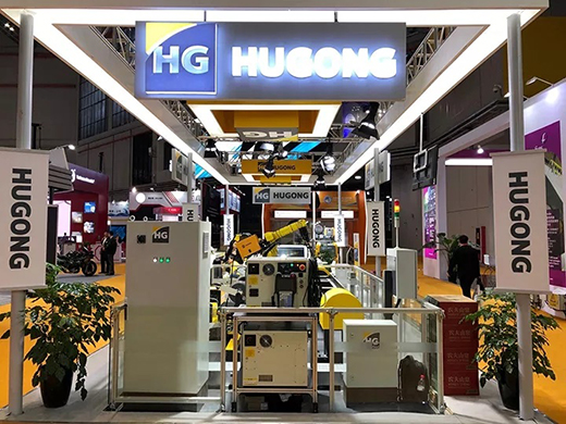 进博会首日d88尊龙z6意大利CEA展位展品机器人焊接系统 进博会首日d88尊龙z6意大利CEA展位展品机器人焊接系统